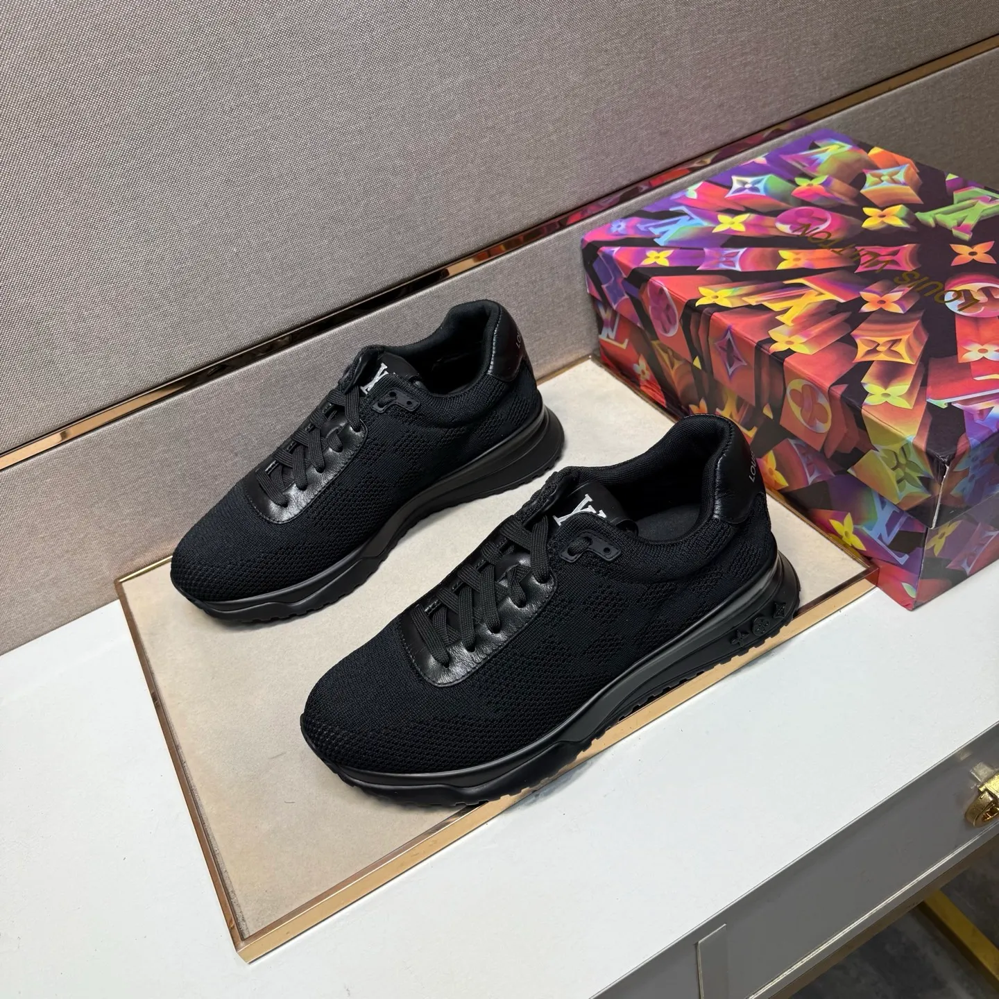 ⬛️Men's shoes 💰p540 [LV～] Men's casual shoes 2025z cabinet sales simultaneously 🔶Size: 38-44 #️⃣ 🔷4 colors🔜The upper is made of multi-material splicing➕Mesh lining, comfortable and breathable, sole: original comfortable and wear-resistant outsole, ⚠️real thing📱photographed🎬real thing is better📢📢📢